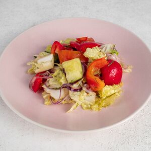 Салат овощной с пекинской капустой