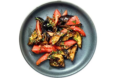 Салат с хрустящими баклажанами