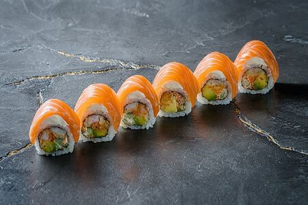 Ролл Лосось и Креветка темпура спайси