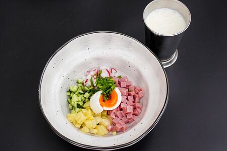 Окрошка с ветчиной на кефире 