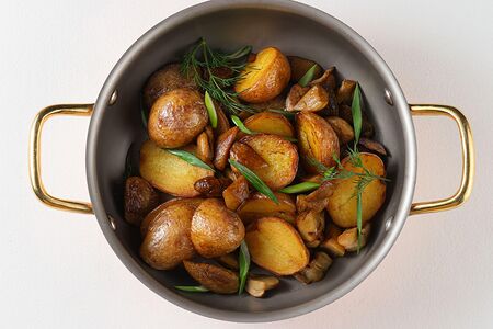 Картофель жареный с белыми грибами