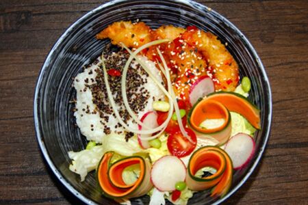 Поке с тигровыми креветками