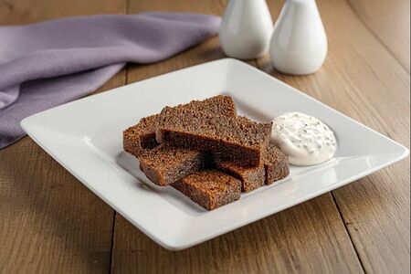 Гренки с чесночным соусом