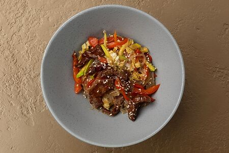 Фунчоза со свининой, овощами и соусом терияки