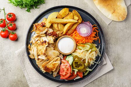 Шаверма на тарелке