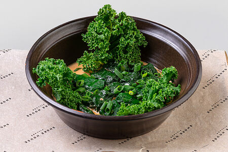 Долма с лангустинами в листьях шпината