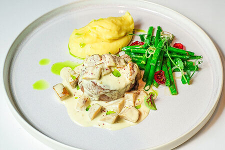 Филе говяжье с белыми грибами