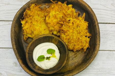 Драники со сметаной