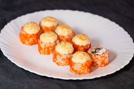 Запеченный ролл Угорь Чиз