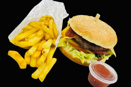 Бургер с говядиной и картошка фри