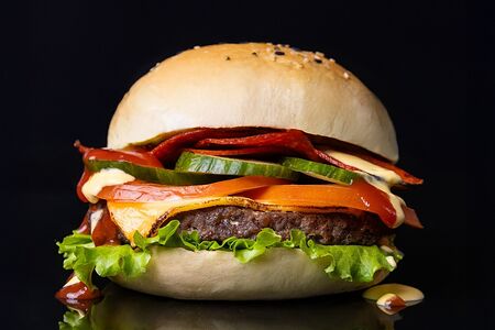 Пепперони бургер