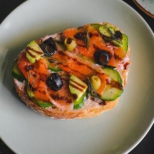 Брускетта с форелью