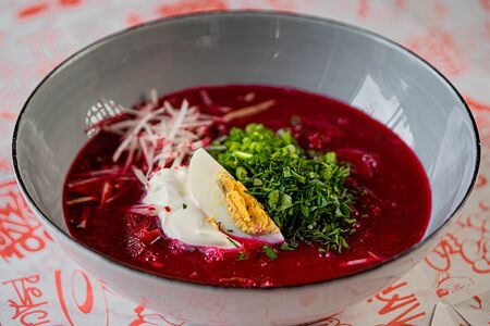 Холодный борщ с говяжьим языком 