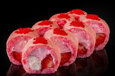 Ролл клубника-креветка