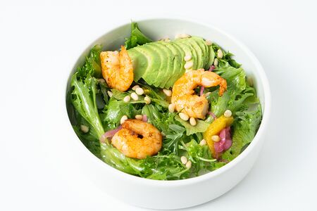 Салат с креветкой и печеным апельсином