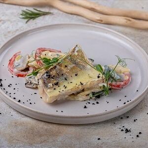 Судак с овощами