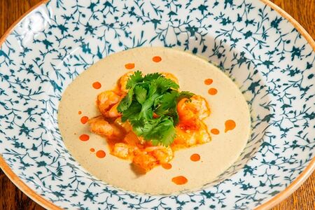 Сациви с креветками и манго