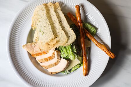 Цезарь с цыпленком