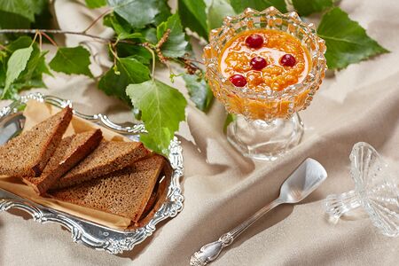 Икра Заморская с чесночными гренками 