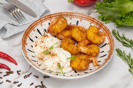 Креветки в панировке с муссом пармезан