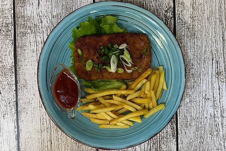 Шницель с картофелем фри