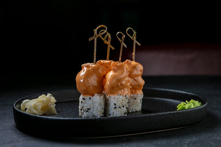 Ролл Спайси Эби