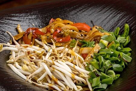 Лапша с овощами