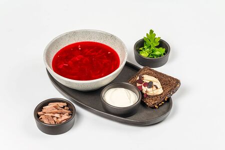 Борщ с копченым салом