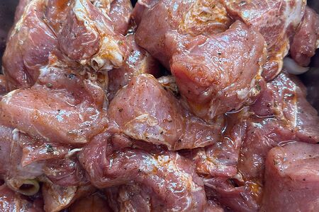 Сырая свиная шейка