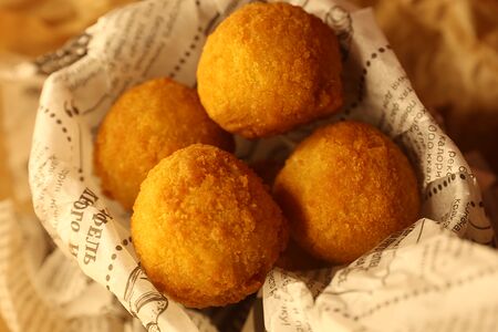 Сырные шарики с моцареллой