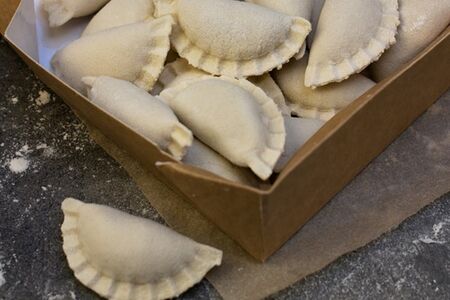 Полуфабрикат Вареники с творогом и зеленью