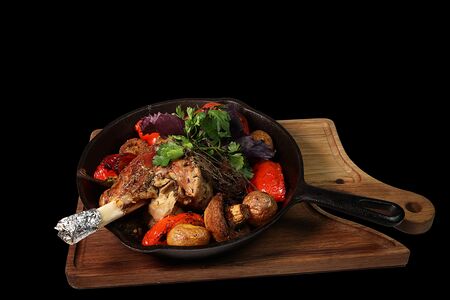 Запеченная баранья рулька