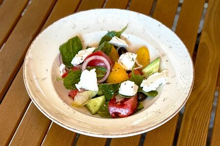 Средиземноморский салат 