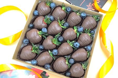 Клубника в шоколаде Callebaut №165-16