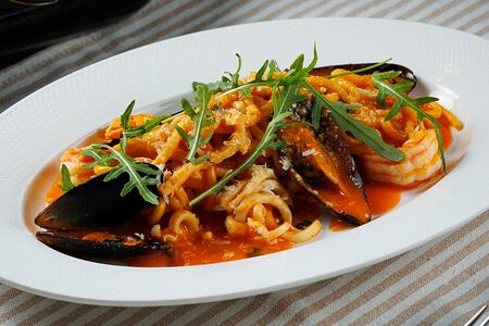 Спагетти с морепродуктами