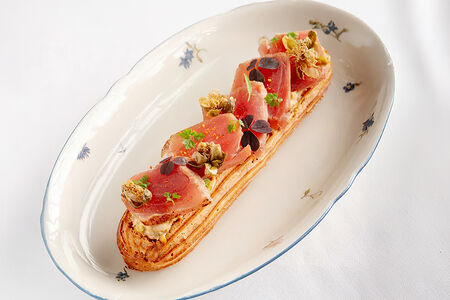 Эклер с тунцом