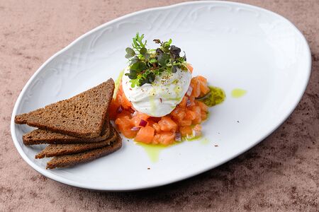 Севиче из сёмги с муссом Фетакса