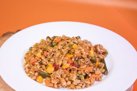 Перловка с овощами