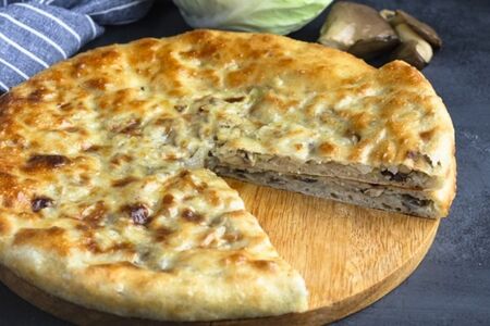 Осетинский пирог с капустой и грибами