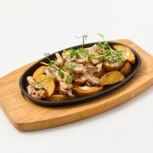 Картофель по-деревенски с курицей и грибами