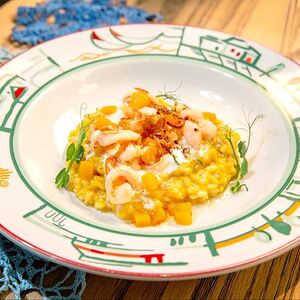 Тыквенное ризотто с тигровыми креветками и страчателлой