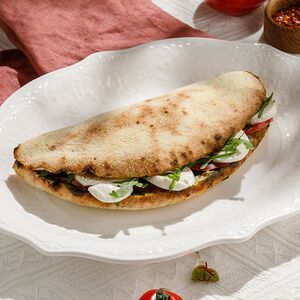 Панини с моцареллой и томатами