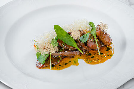 Оленье сердце с гратеном из овощей