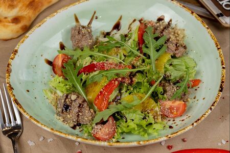 Тёплый салат с куриной печенью