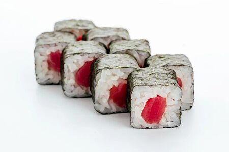 Детский ролл с тунцом