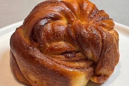 Булочка с корицей