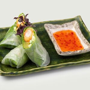 Спринг-ролл в рисовой бумаге