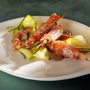 Креветки на гриле с цукини