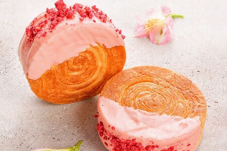 Круассан Сюпрем малина