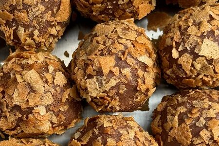 Трюфель с фундуком и молочным шоколадом